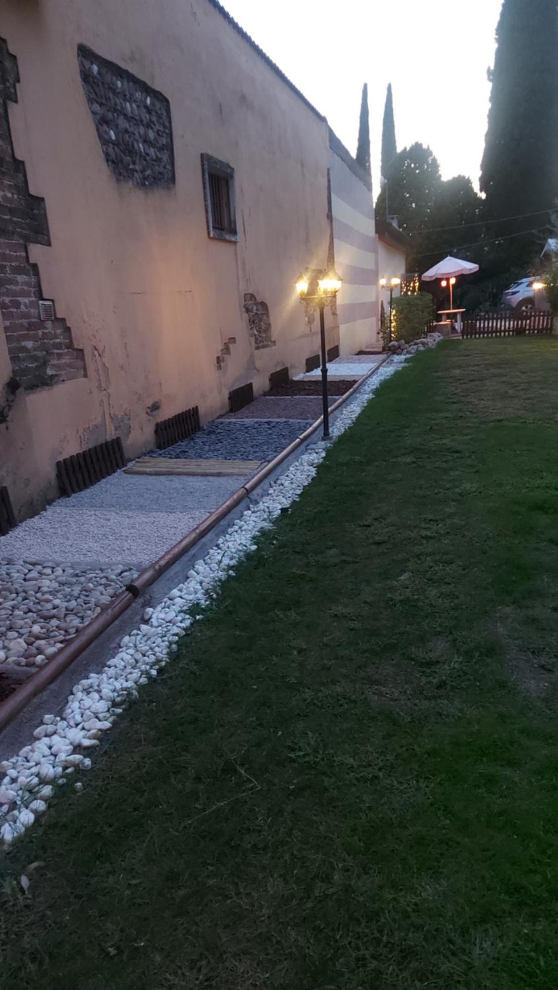 B&B Corte Colli Antichi Sona Exterior photo