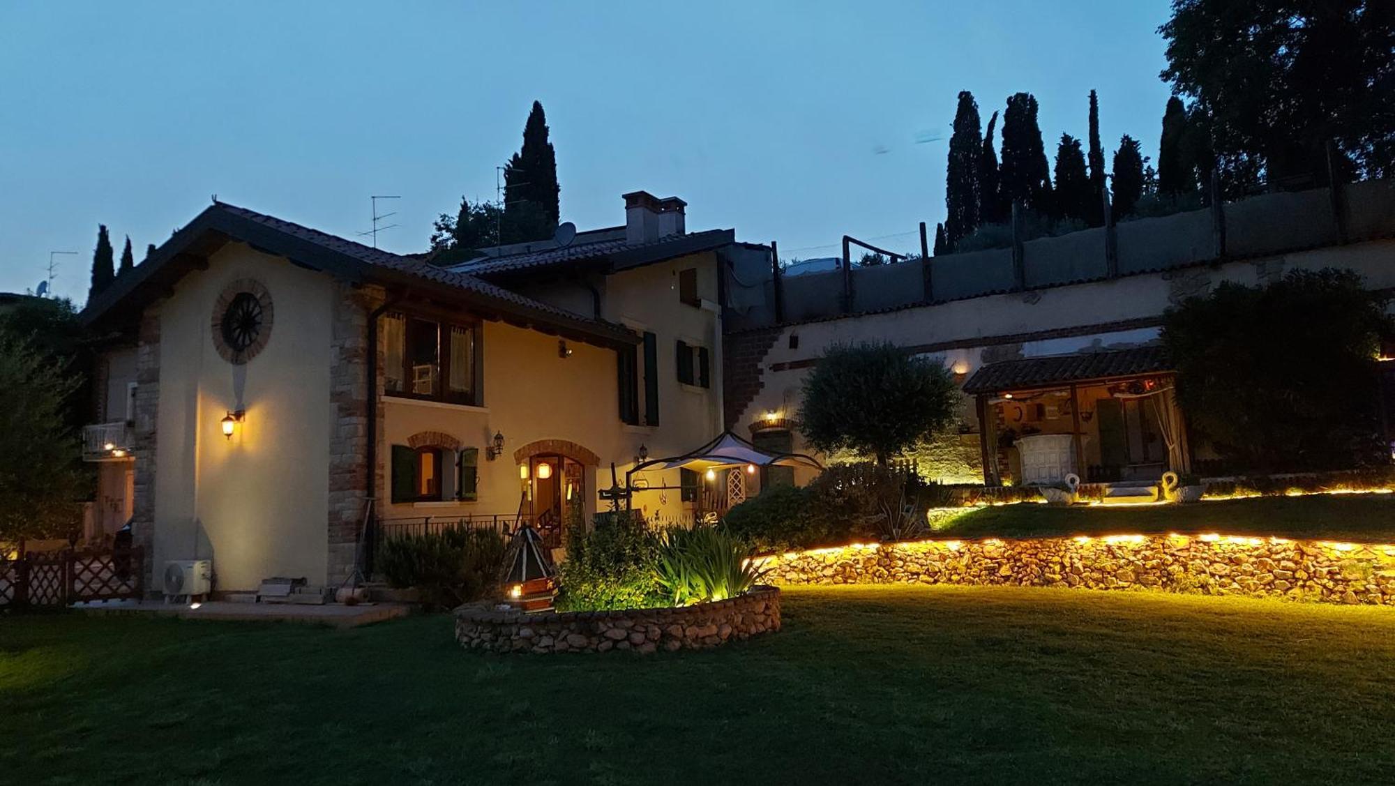 B&B Corte Colli Antichi Sona Exterior photo
